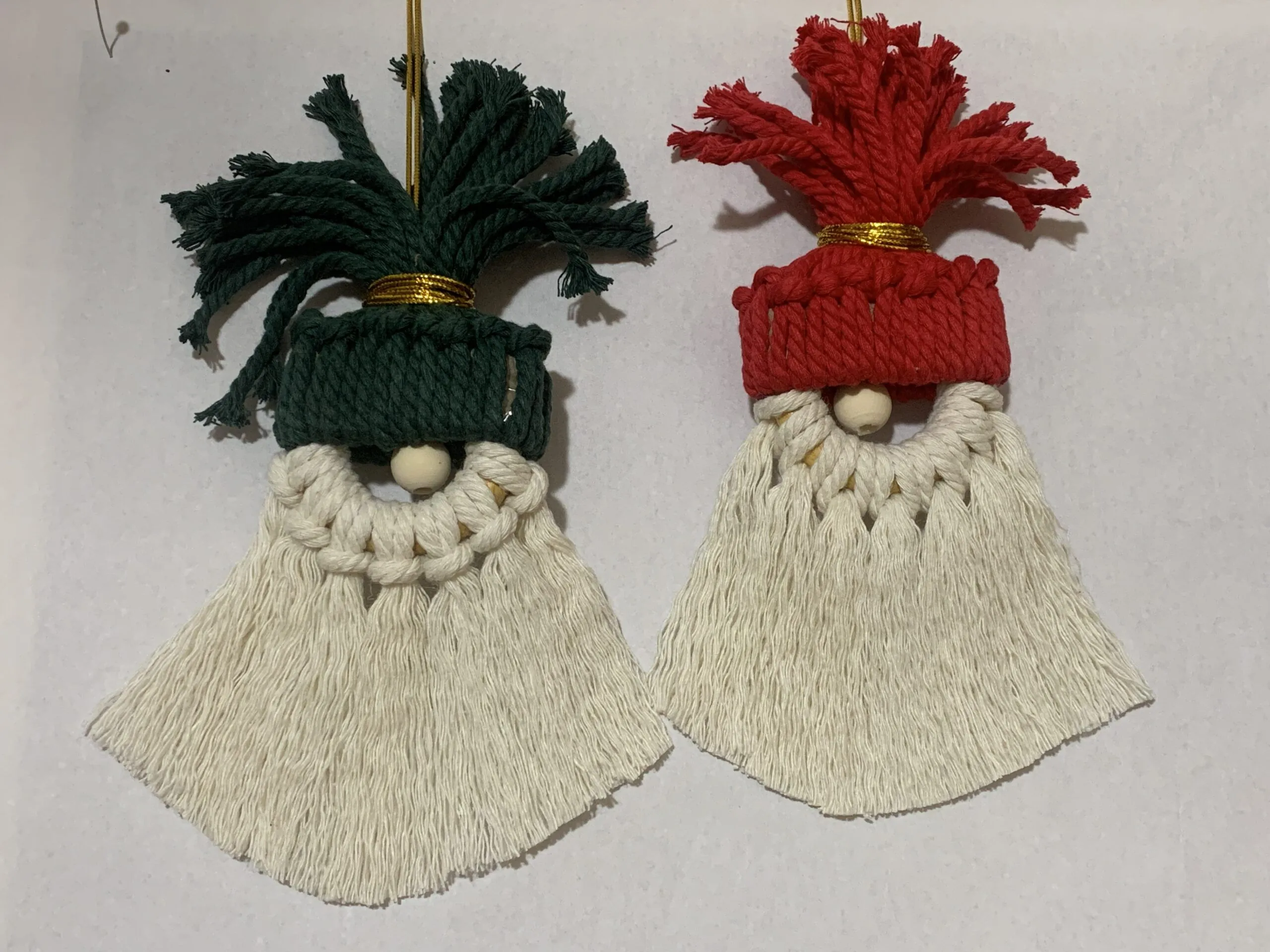 Macramé adorno para árbol (Pareja de Duendes o Noeles)