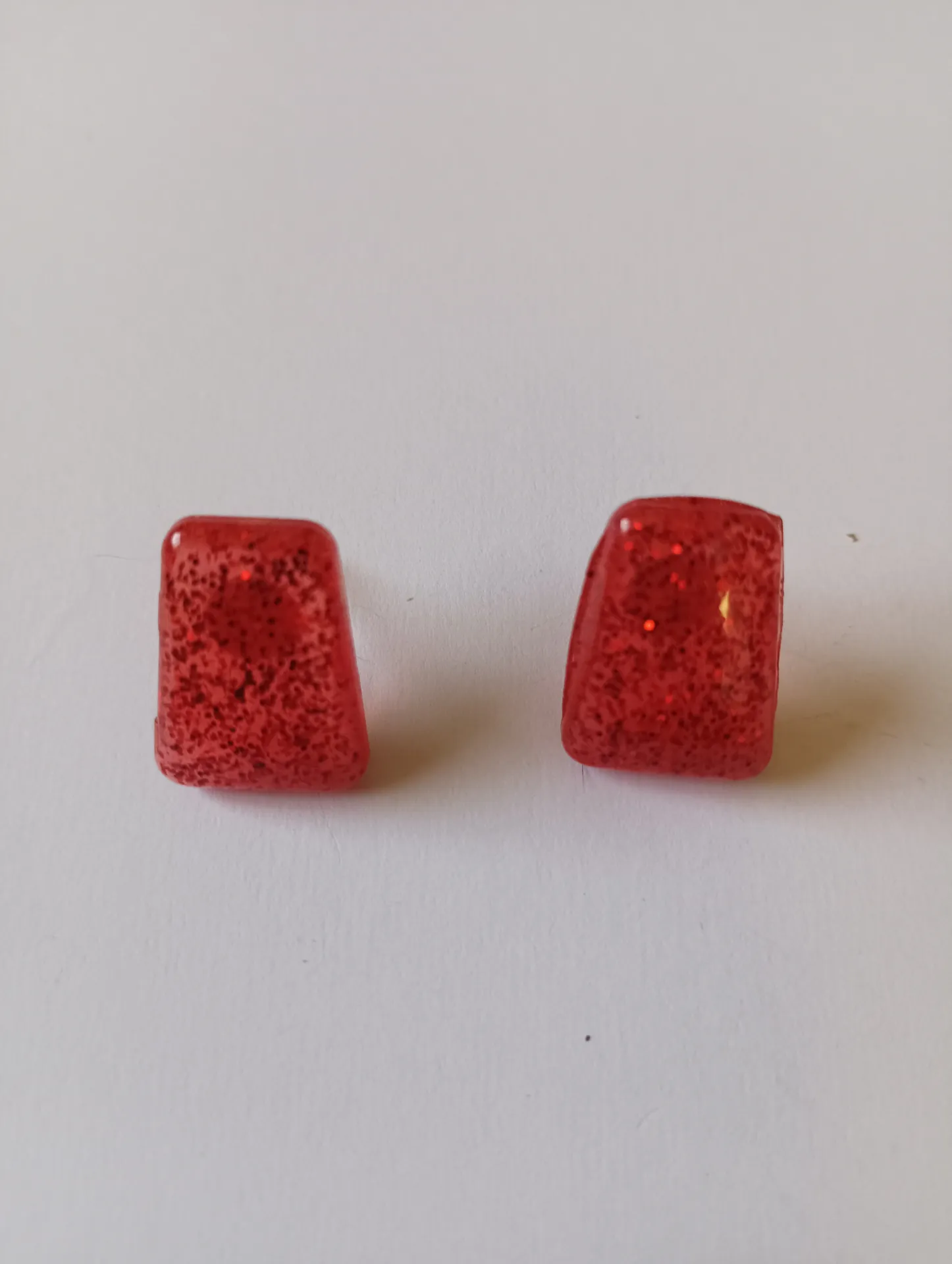 Pendientes Botón Ovalados Rojos