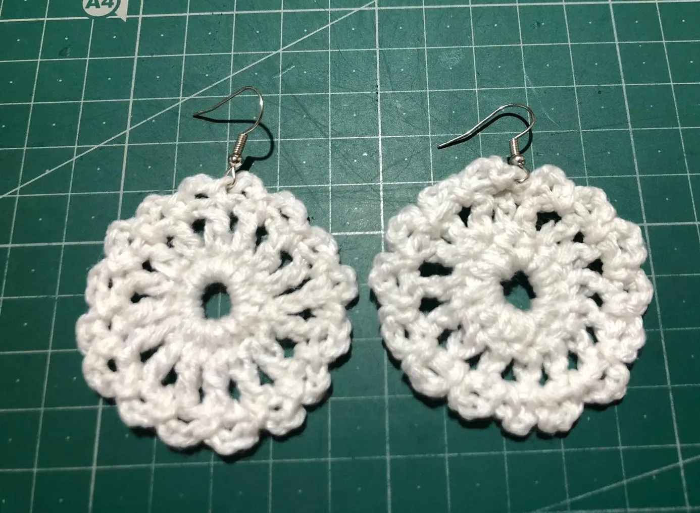 Pendientes artesanales de crochet - Imagen 2