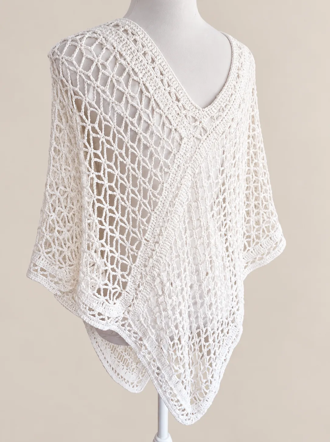 Poncho blanco, estilo boho ibicenco - Imagen 4