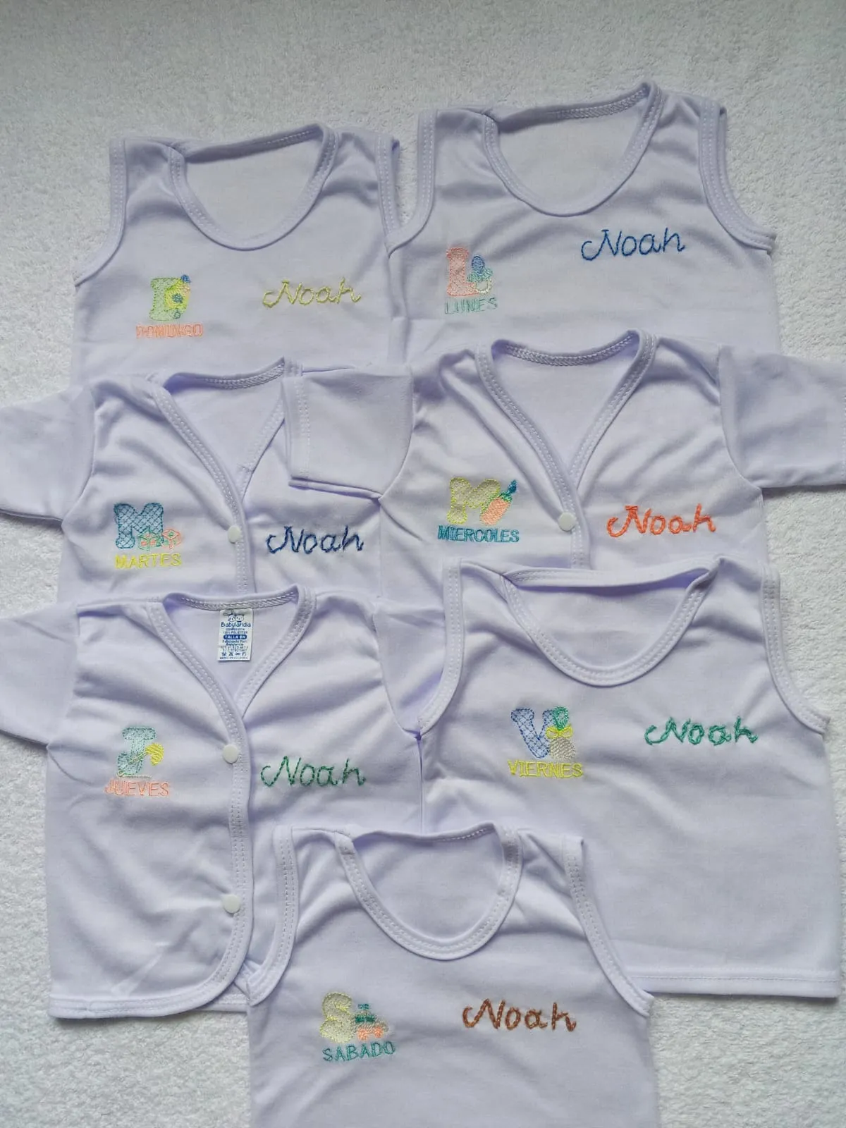 Set x7 de camisas para bebés bordadas