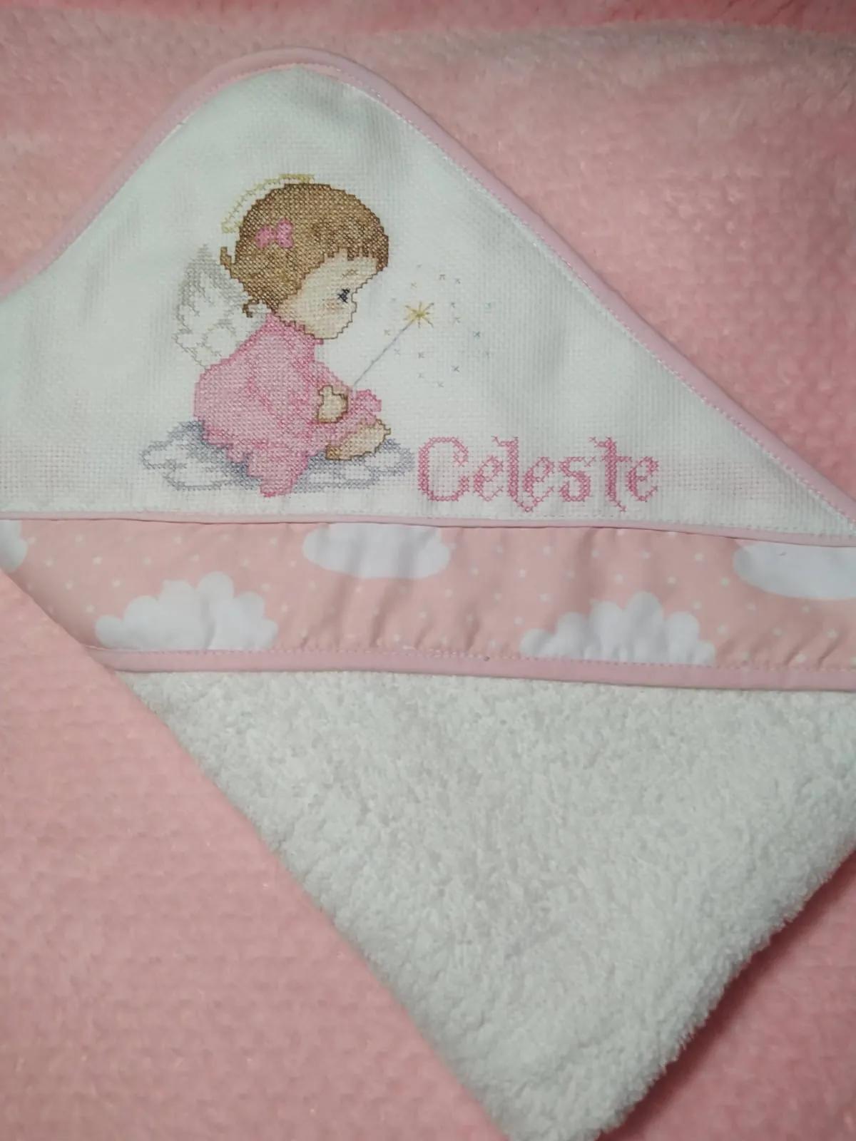 Toallas para bebés personalizadas bordadas a mano - Imagen 3