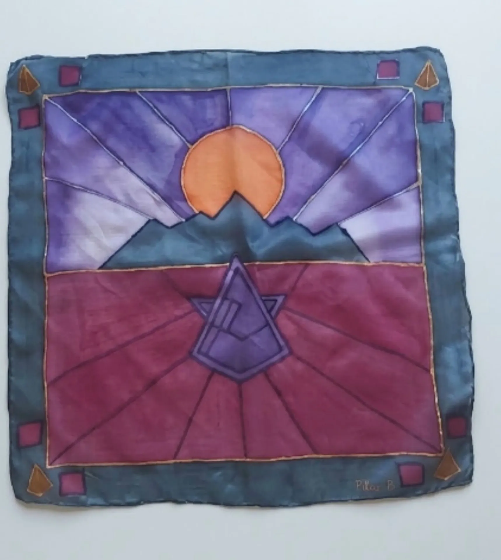 Pañuelo de seda pintado a mano con motivos geométricos - Imagen 2