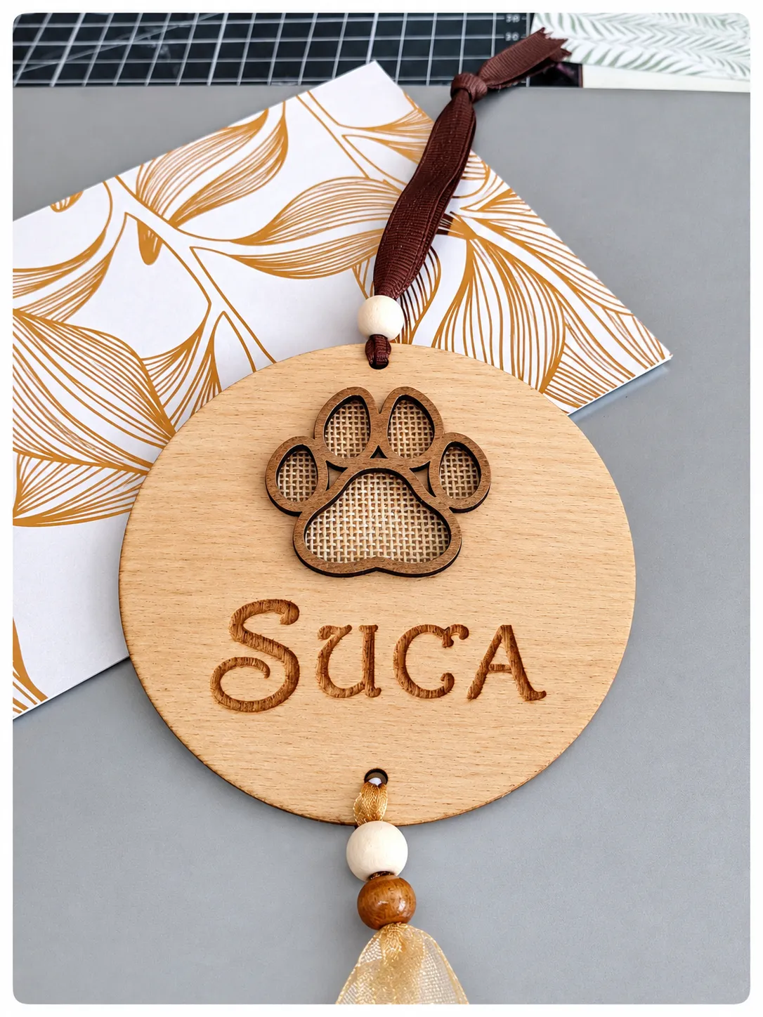 Colgante decorativo personalizado con nombre de la mascota
