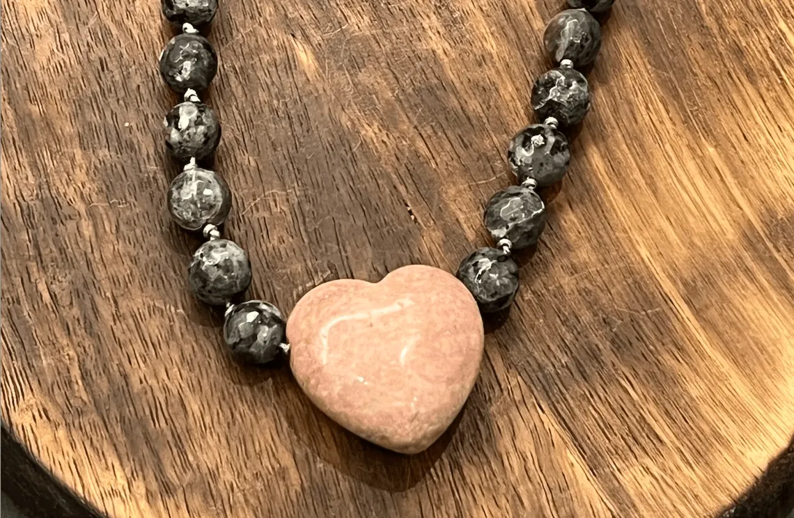 Collar con colgante de corazón