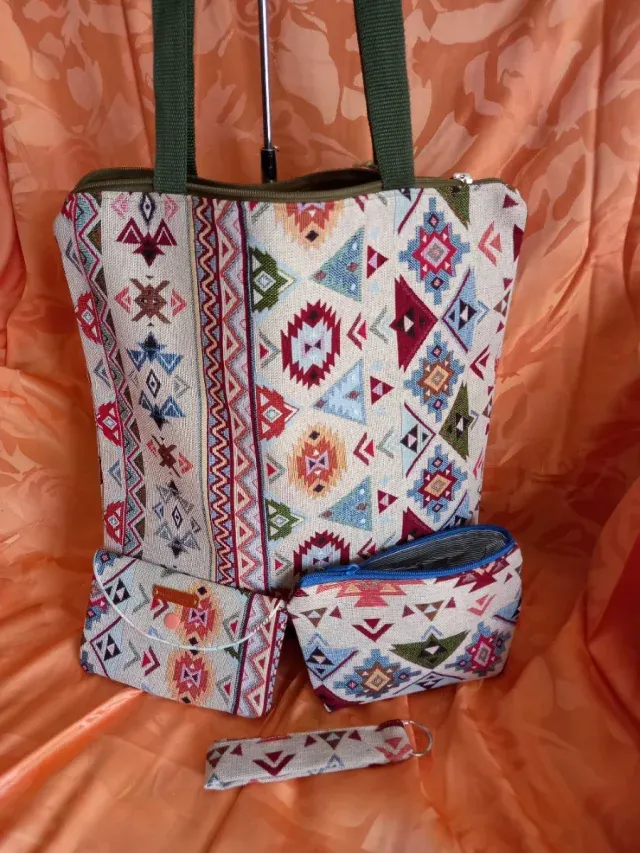 Conjunto bolso y accesorios