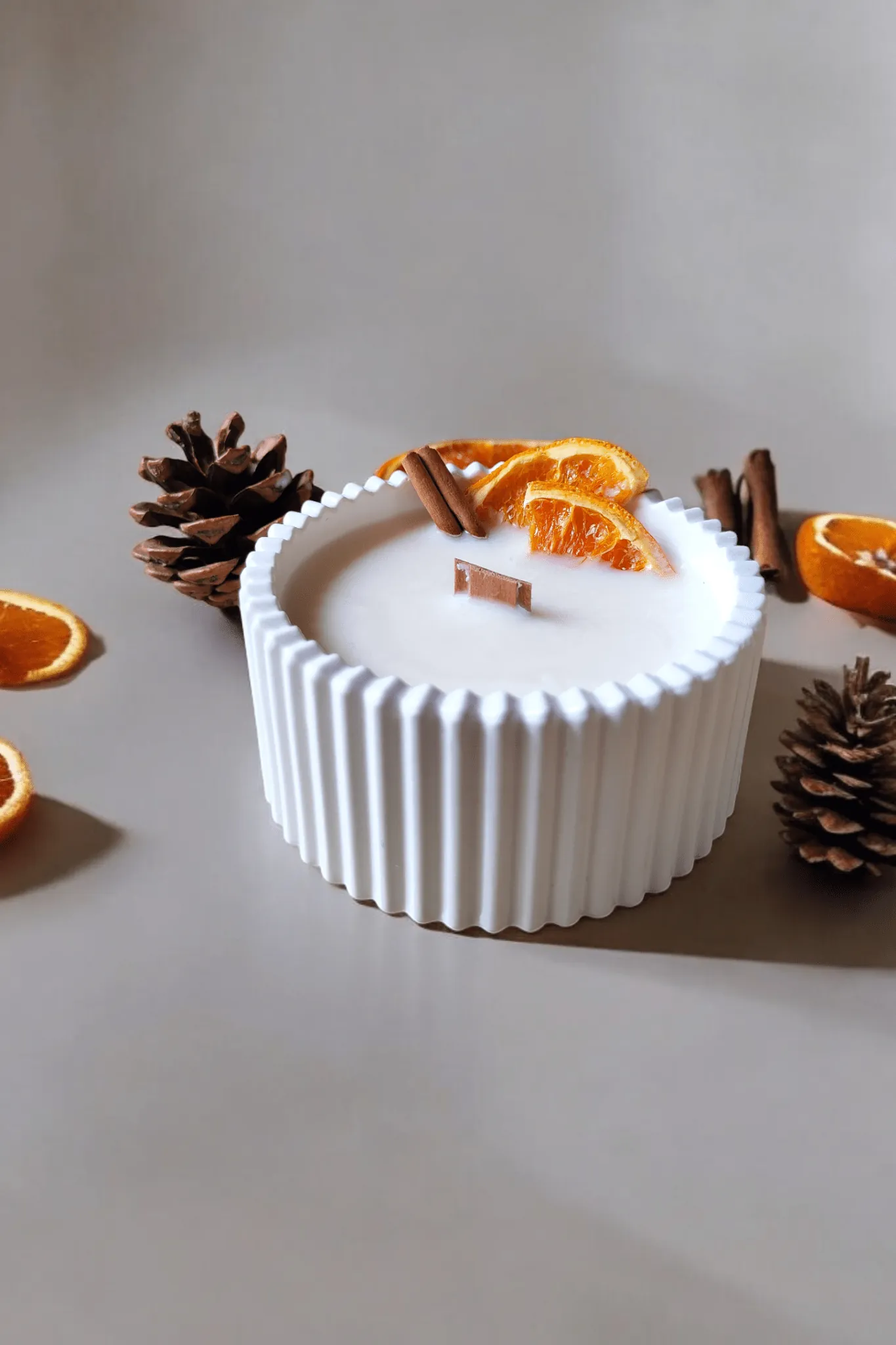 Vela de soja aromática y decorativa en envase de resina ecológica