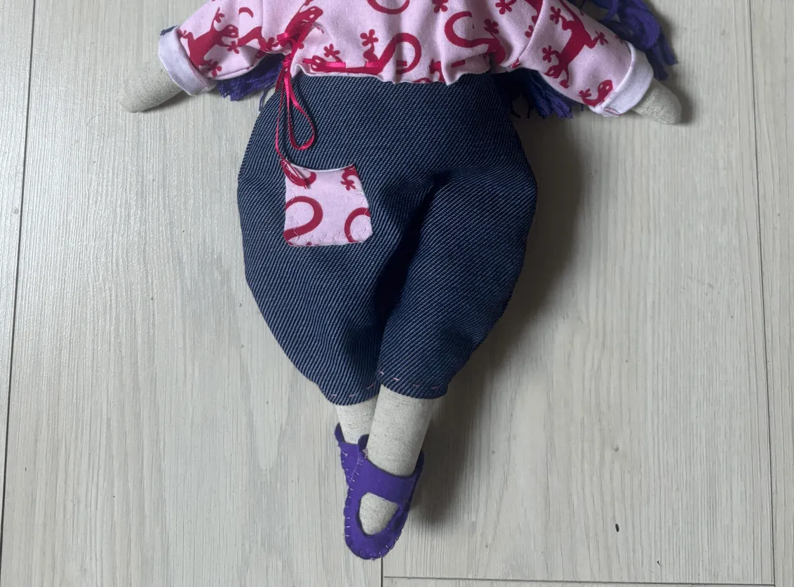 Candela, muñeca de tela hecha a mano - Imagen 2